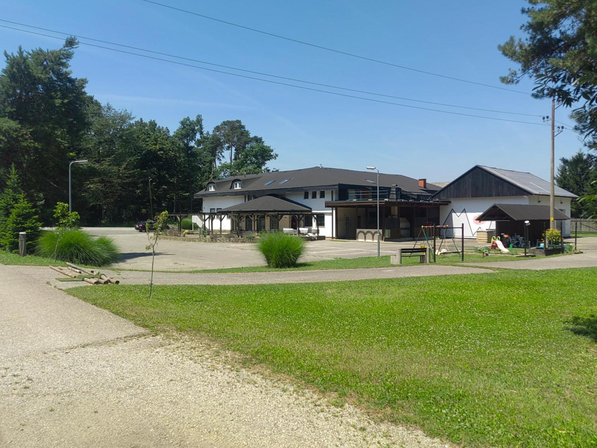 Miklavž na Dravskem Polju Wow Sleeping Bed & Breakfast エクステリア 写真